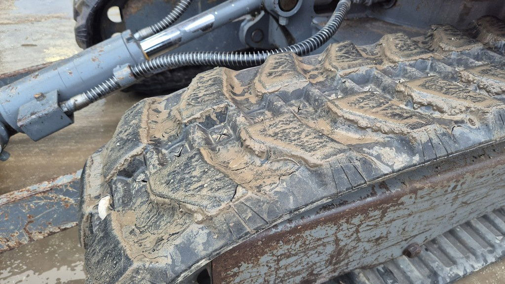 Takeuchi TB225 - 2021 Year - 1365 Hours - 3X Buckets - Мини багер: снимка 3 Takeuchi TB225 - 2021 Year - 1365 Hours - 3X Buckets - Мини багер: снимка 3