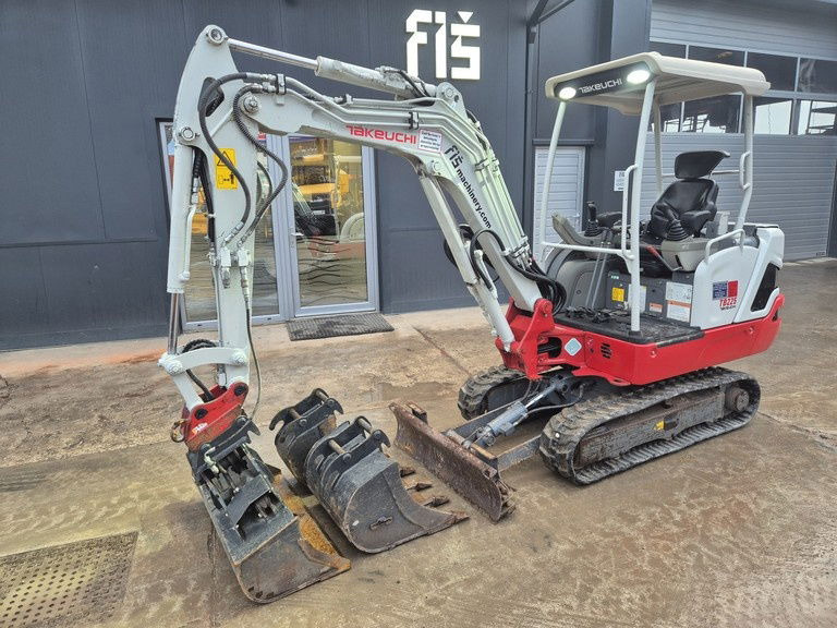 Takeuchi TB225 - 2021 Year - 1365 Hours - 3X Buckets - Мини багер: снимка 1 Takeuchi TB225 - 2021 Year - 1365 Hours - 3X Buckets - Мини багер: снимка 1