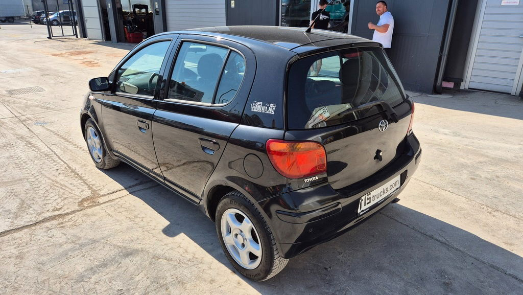 Хечбек Toyota Yaris 1.3 - Petrol - 5 Doors - AC: снимка 6