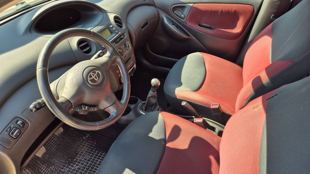Хечбек Toyota Yaris 1.3 - Petrol - 5 Doors - AC: снимка 10