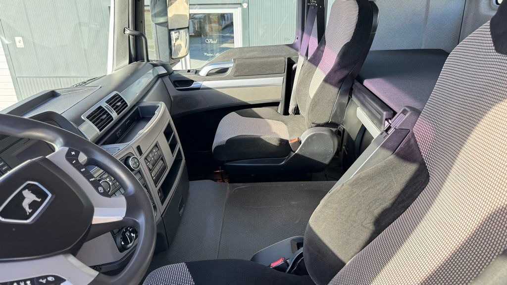 Влекач MAN TGS 18.460 4X4 tractor unit - cardan - motor brake: снимка 24
