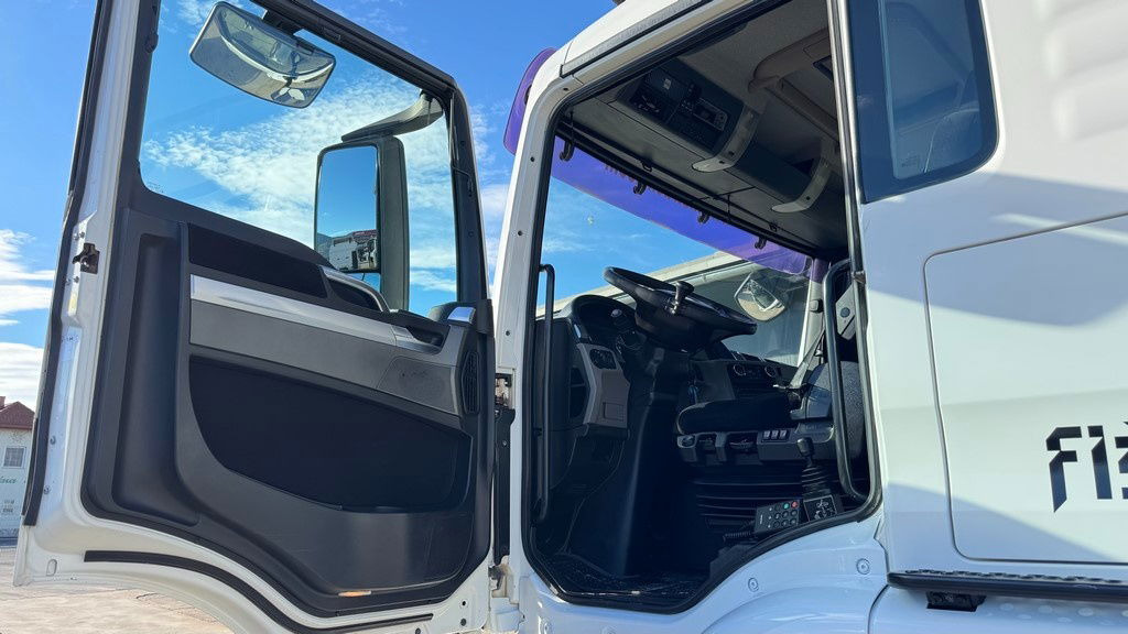 Влекач MAN TGS 18.460 4X4 tractor unit - cardan - motor brake: снимка 18
