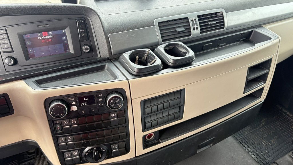 Влекач MAN TGX 18.500 4X2 BLS tractor unit - tipp. hydr. - retarder: снимка 17 Влекач MAN TGX 18.500 4X2 BLS tractor unit - tipp. hydr. - retarder: снимка 17