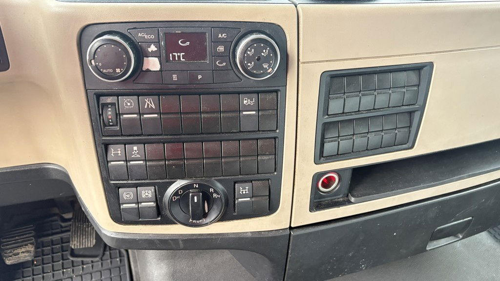 Влекач MAN TGX 18.500 4X2 BLS tractor unit - tipp. hydr. - retarder: снимка 16 Влекач MAN TGX 18.500 4X2 BLS tractor unit - tipp. hydr. - retarder: снимка 16