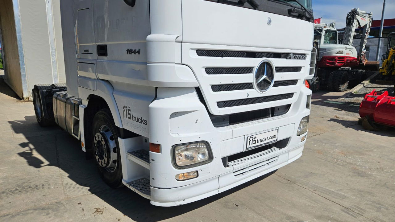 Mercedes-Benz Actros 1844 LS 4x2 tractor unit - Влекач: снимка 4 Mercedes-Benz Actros 1844 LS 4x2 tractor unit - Влекач: снимка 4