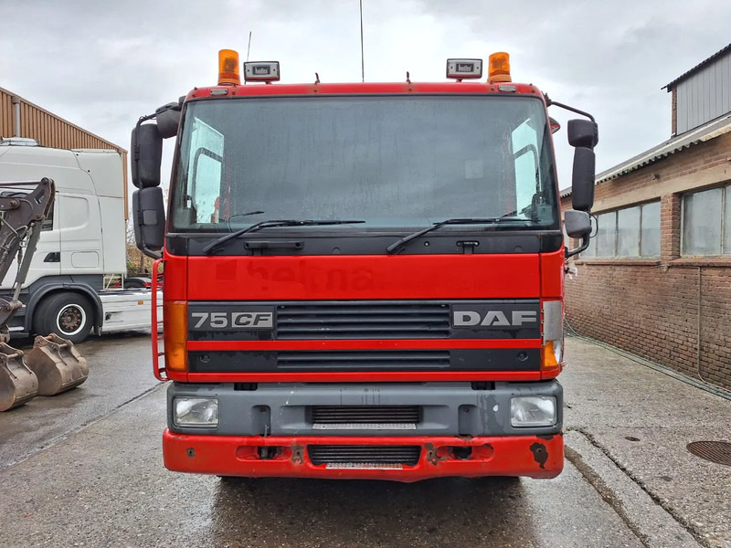 DAF CF 310 - Каналопочистваща машина: снимка 2 DAF CF 310 - Каналопочистваща машина: снимка 2