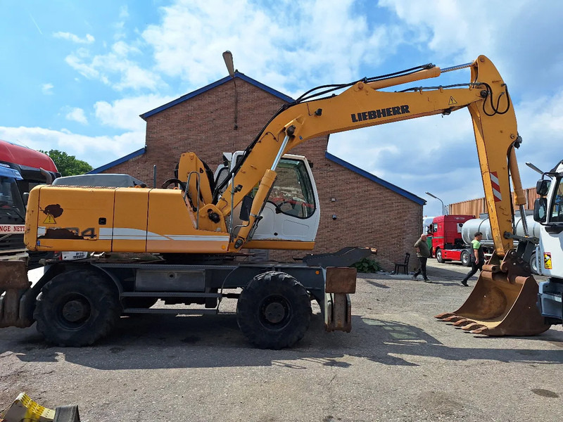 Liebherr A904C - Колесен багер: снимка 2 Liebherr A904C - Колесен багер: снимка 2