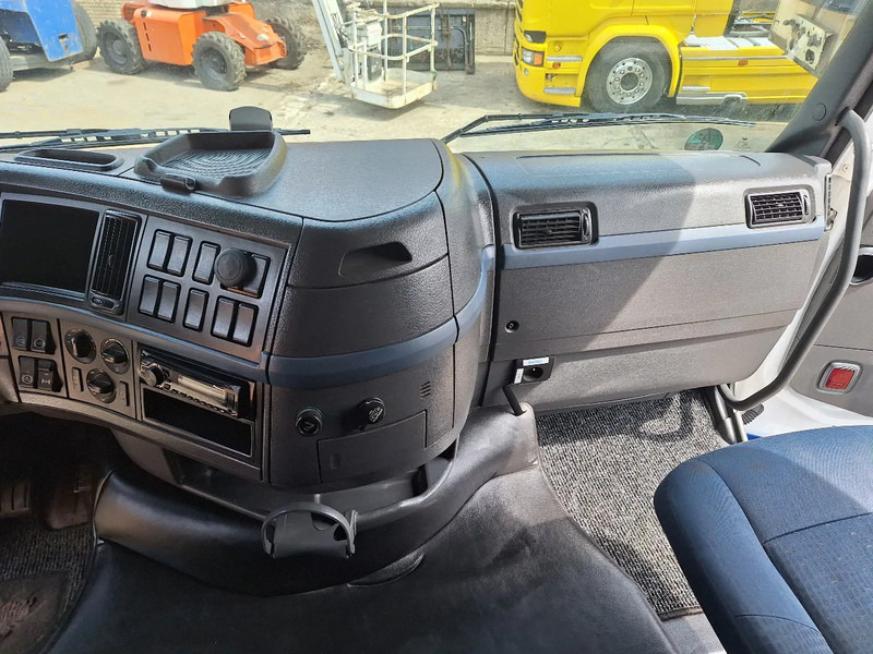 Влекач Volvo FH 400: снимка 9