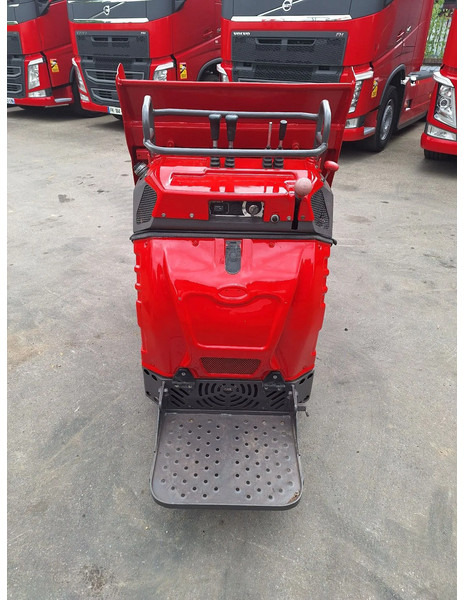 Yanmar C08 - Мини самосвал: снимка 4 Yanmar C08 - Мини самосвал: снимка 4