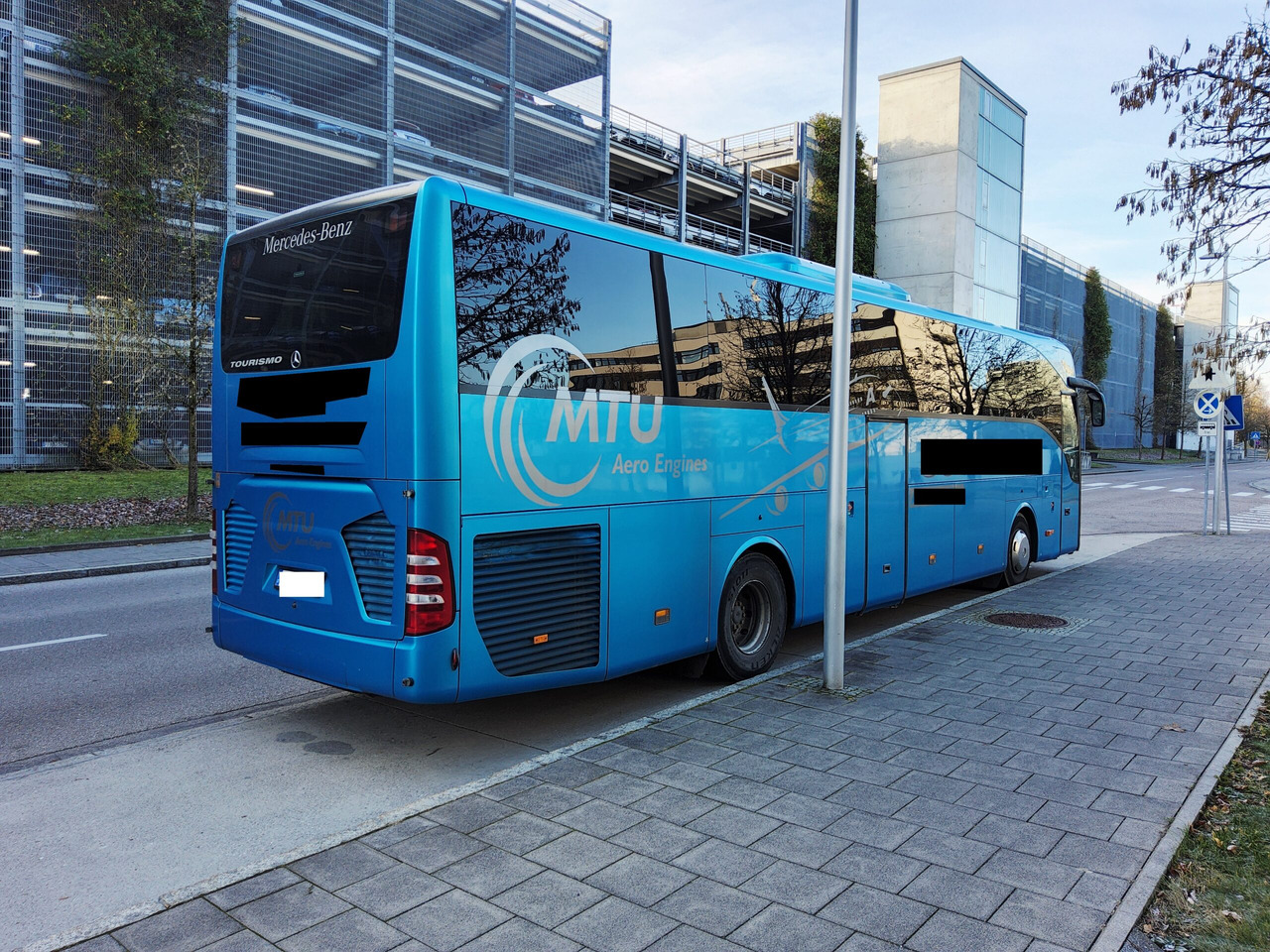 Mercedes Benz Tourismo 15 RHD 56 Sitze / kein WC / großer Kofferraum - Туристически автобус: снимка 4 Mercedes Benz Tourismo 15 RHD 56 Sitze / kein WC / großer Kofferraum - Туристически автобус: снимка 4