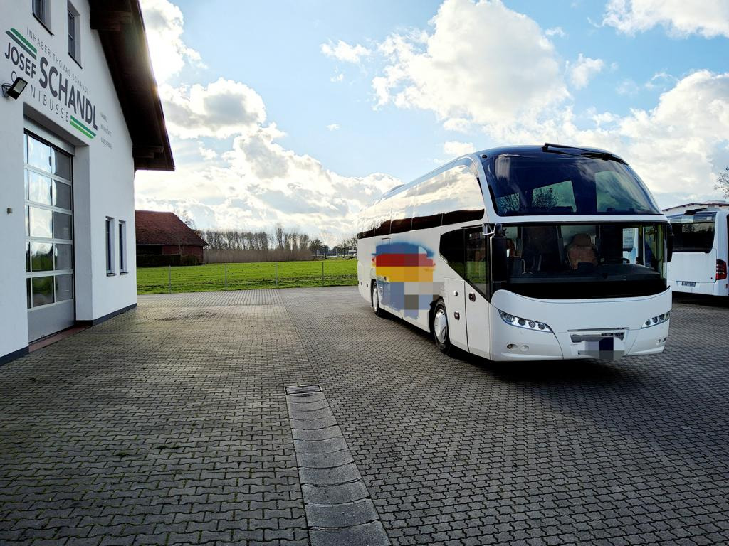 Neoplan Cityliner P14 6 gang manuell / WC / TÜV - Туристически автобус: снимка 2 Neoplan Cityliner P14 6 gang manuell / WC / TÜV - Туристически автобус: снимка 2