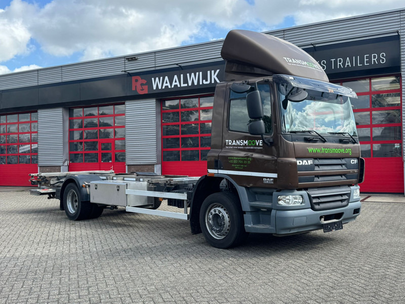 DAF CF65 220 - Контейнеровоз/ Сменна каросерия камион: снимка 1 DAF CF65 220 - Контейнеровоз/ Сменна каросерия камион: снимка 1