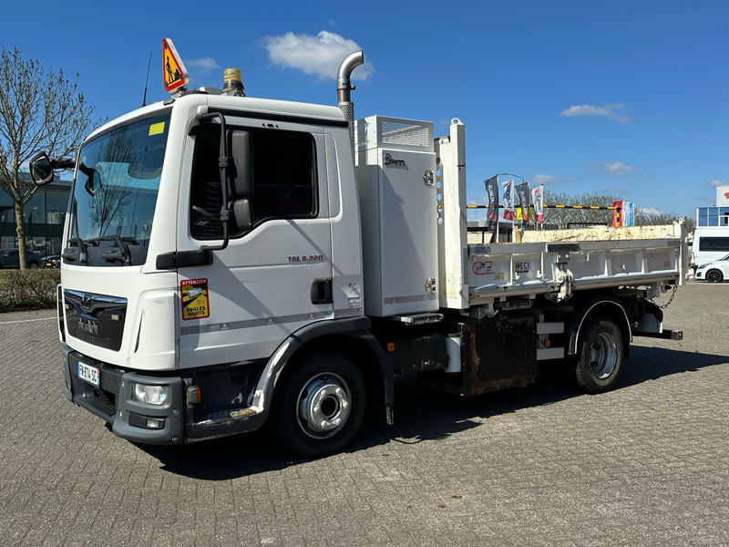 MAN TGL 8.220 2 sides tipper Kipper - Самосвал камион: снимка 5 MAN TGL 8.220 2 sides tipper Kipper - Самосвал камион: снимка 5