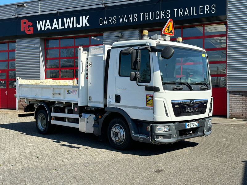 MAN TGL 8.220 2 sides tipper Kipper - Самосвал камион: снимка 2 MAN TGL 8.220 2 sides tipper Kipper - Самосвал камион: снимка 2
