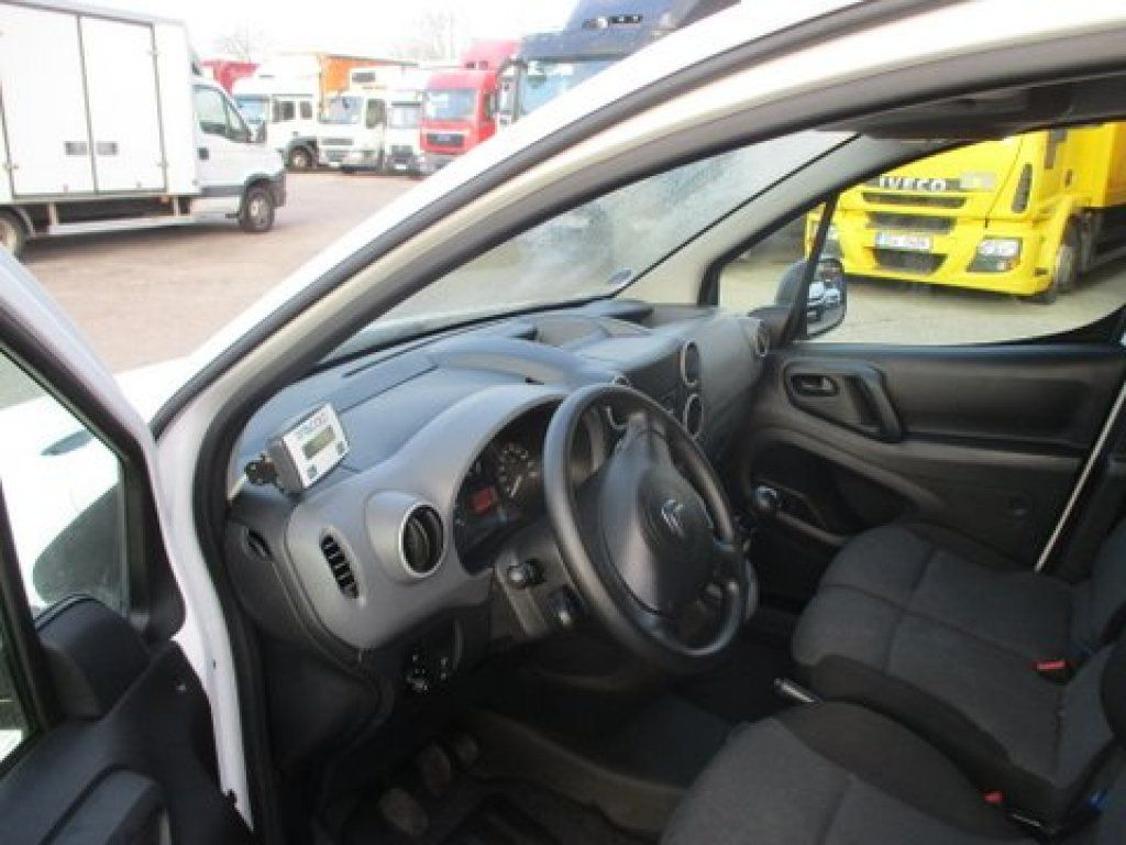 Citroën Berlingo izotherm - Хладилен бус: снимка 5 Citroën Berlingo izotherm - Хладилен бус: снимка 5