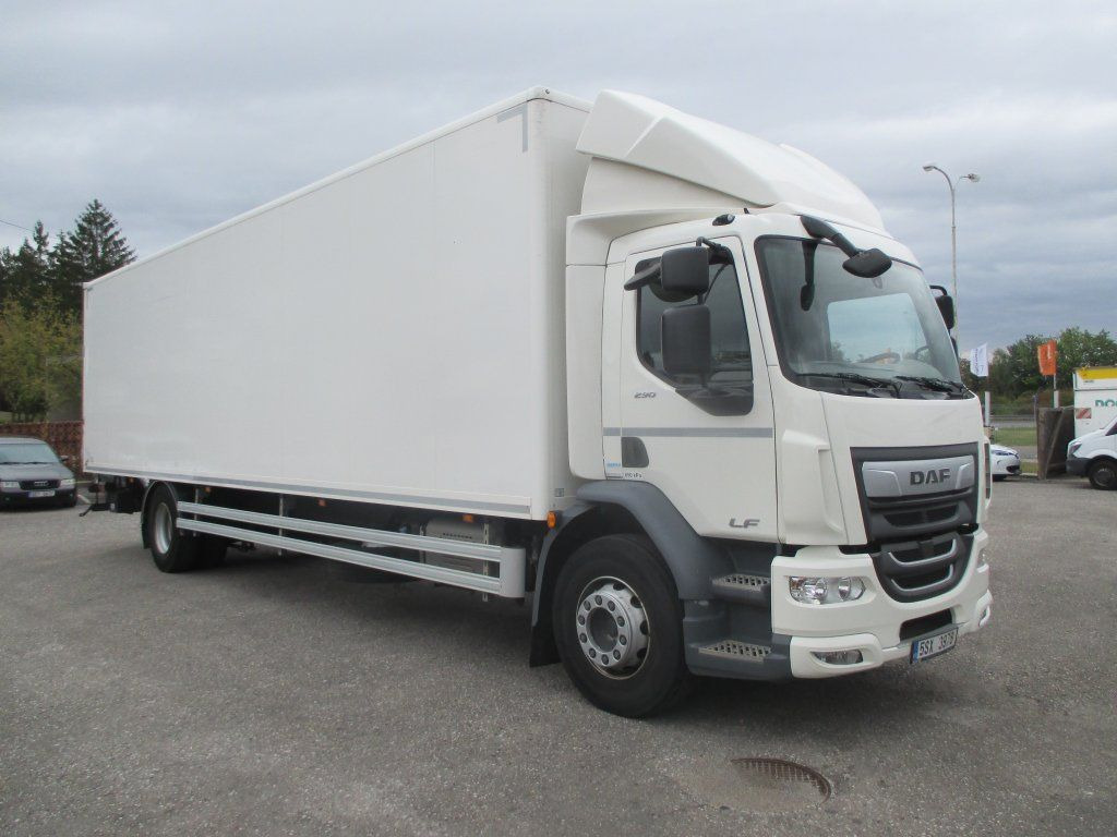 DAF 18.290 - Камион фургон: снимка 3 DAF 18.290 - Камион фургон: снимка 3