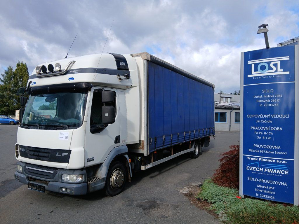 DAF LF45.220 EURO 4 - Камион с брезент: снимка 1 DAF LF45.220 EURO 4 - Камион с брезент: снимка 1