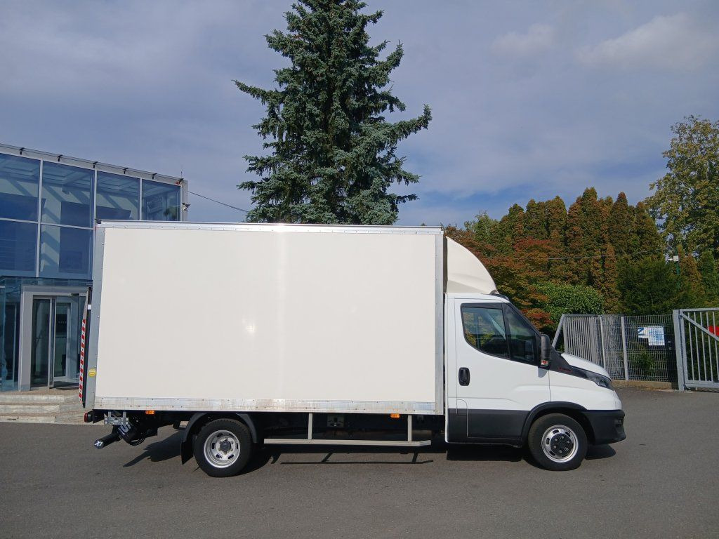 Iveco 35C16 Daily 3,0l - Лекотоварен автомобил фургон: снимка 3 Iveco 35C16 Daily 3,0l - Лекотоварен автомобил фургон: снимка 3