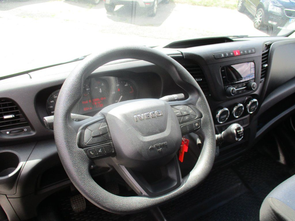 Лекотоварен автомобил фургон Iveco 35C16 Daily 3,0l: снимка 15