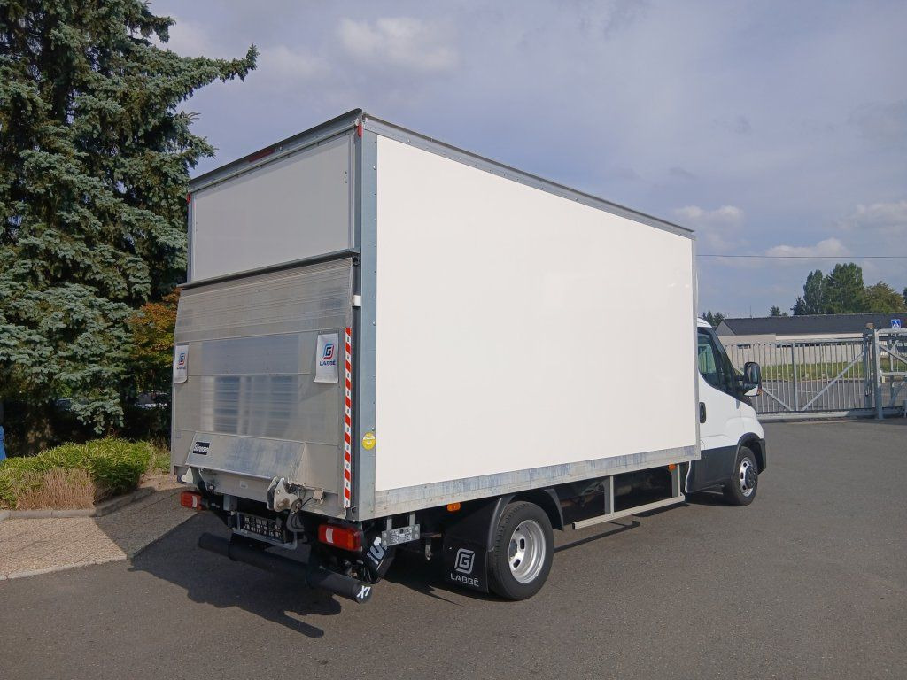 Iveco 35C16 Daily 3,0l - Лекотоварен автомобил фургон: снимка 4 Iveco 35C16 Daily 3,0l - Лекотоварен автомобил фургон: снимка 4