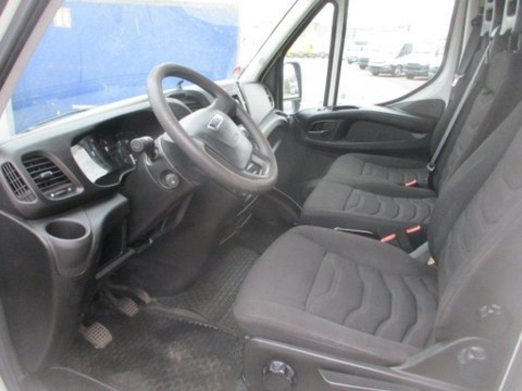 Iveco Daily 35S15V - Товарен бус: снимка 4 Iveco Daily 35S15V - Товарен бус: снимка 4