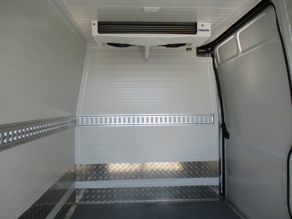 Хладилен бус Iveco Daily 35S16 2.3L: снимка 14
