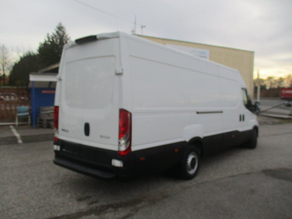 Iveco Daily 35S16 - Товарен бус: снимка 3 Iveco Daily 35S16 - Товарен бус: снимка 3