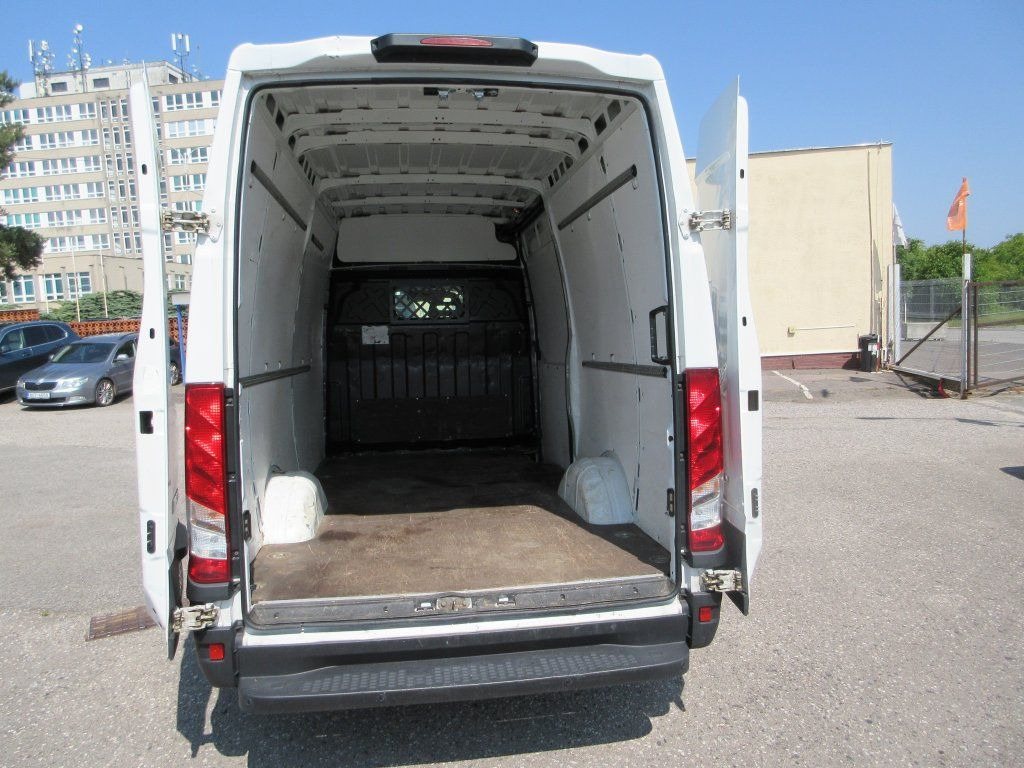 Iveco Daily 35S16 - Товарен бус: снимка 4 Iveco Daily 35S16 - Товарен бус: снимка 4