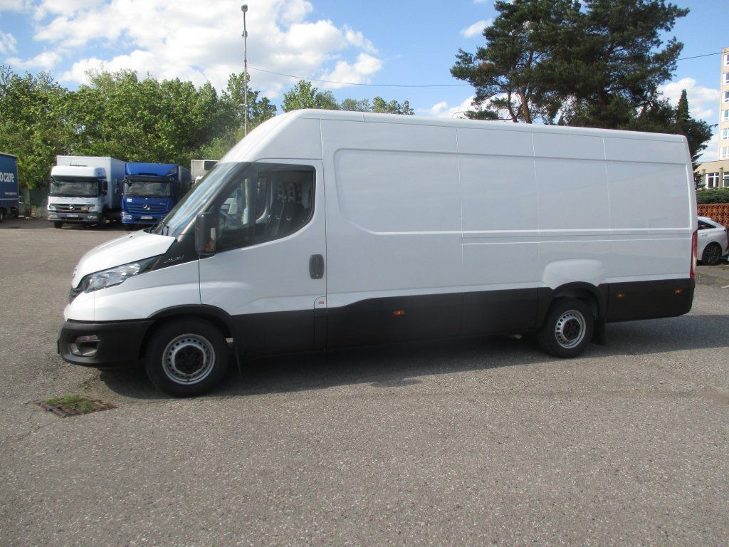 Iveco Daily 35S16 - Товарен бус: снимка 2 Iveco Daily 35S16 - Товарен бус: снимка 2