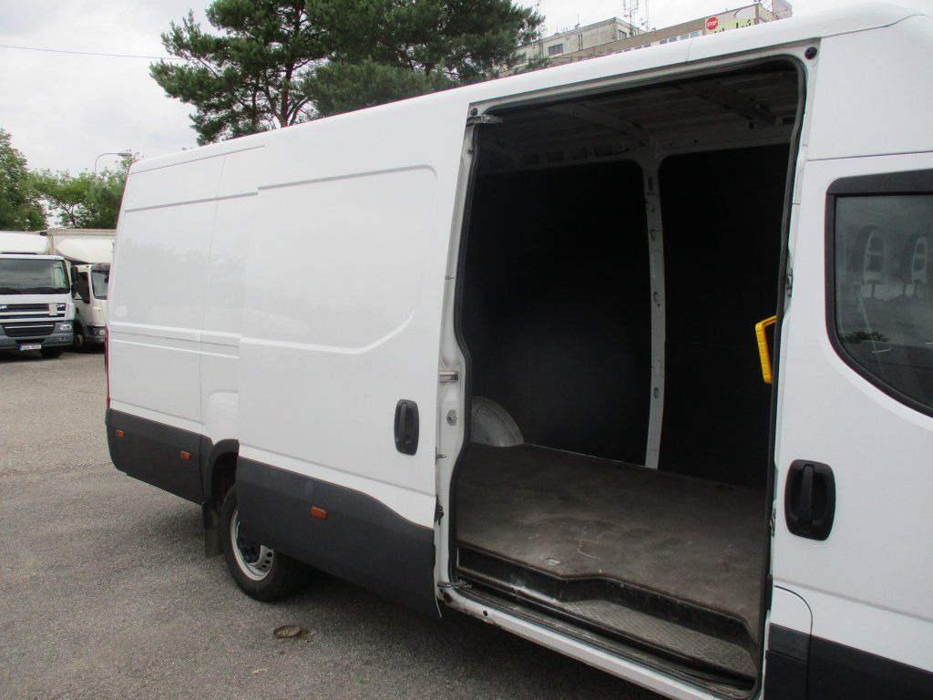 Iveco Daily 35S16 - Товарен бус: снимка 5 Iveco Daily 35S16 - Товарен бус: снимка 5