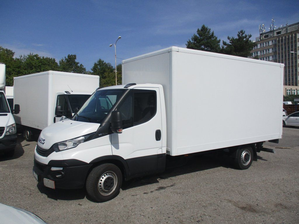 Iveco Daily 35S16 mit LBW - Лекотоварен автомобил фургон: снимка 1 Iveco Daily 35S16 mit LBW - Лекотоварен автомобил фургон: снимка 1