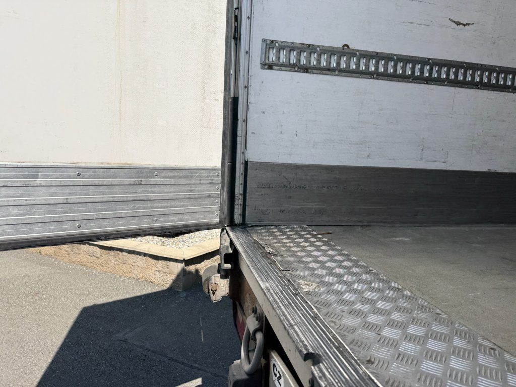 Затворена каросерия полуремарке Lamberet LVF S3 Carrier Maxima 1300: снимка 14 Затворена каросерия полуремарке Lamberet LVF S3 Carrier Maxima 1300: снимка 14