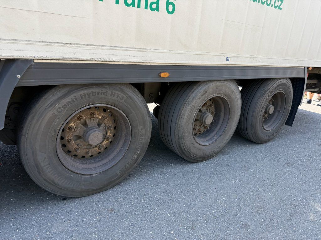 Затворена каросерия полуремарке Lamberet LVF S3 Carrier Maxima 1300: снимка 6 Затворена каросерия полуремарке Lamberet LVF S3 Carrier Maxima 1300: снимка 6