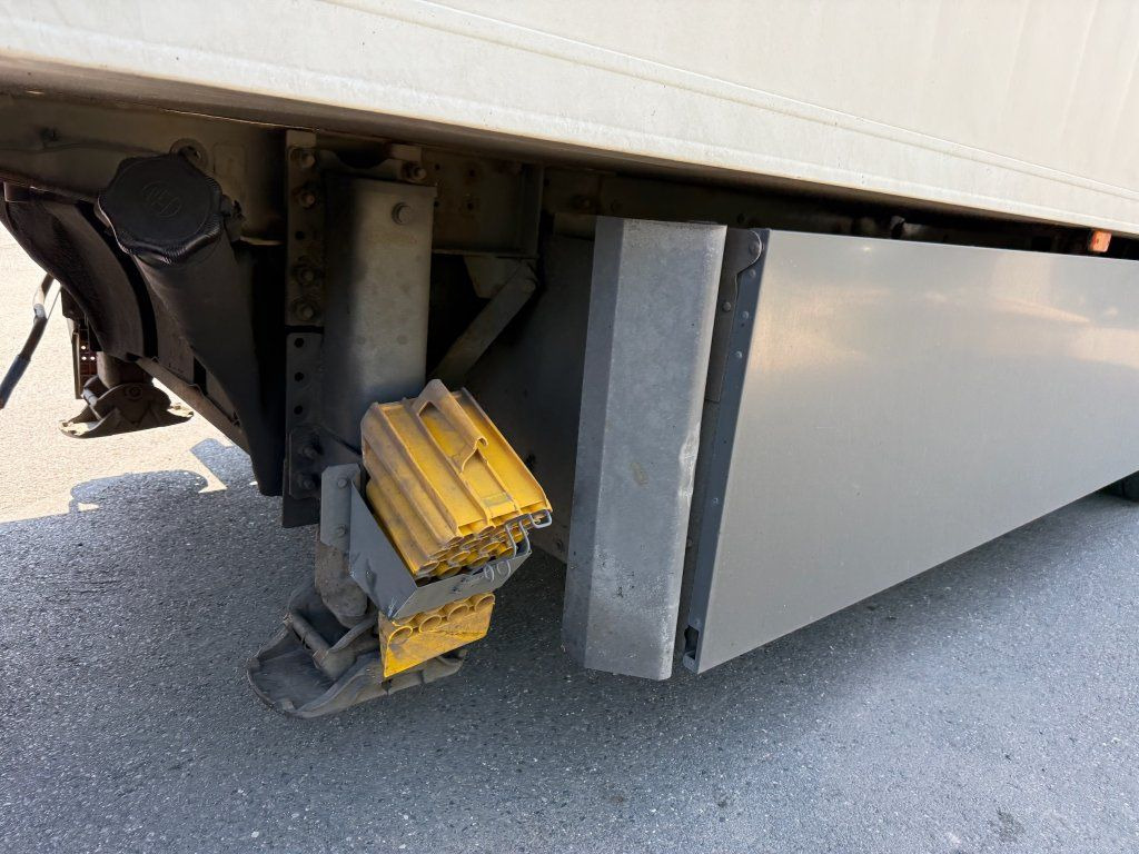 Lamberet LVF S3 Carrier Maxima 1300 - Затворена каросерия полуремарке: снимка 5 Lamberet LVF S3 Carrier Maxima 1300 - Затворена каросерия полуремарке: снимка 5