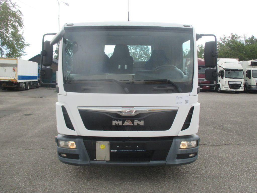 MAN TGL 12.180 4x2 - Мултилифт с кука камион: снимка 2 MAN TGL 12.180 4x2 - Мултилифт с кука камион: снимка 2