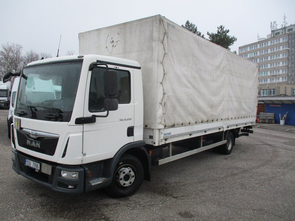 MAN TGL 12.250 - Камион с брезент: снимка 2 MAN TGL 12.250 - Камион с брезент: снимка 2