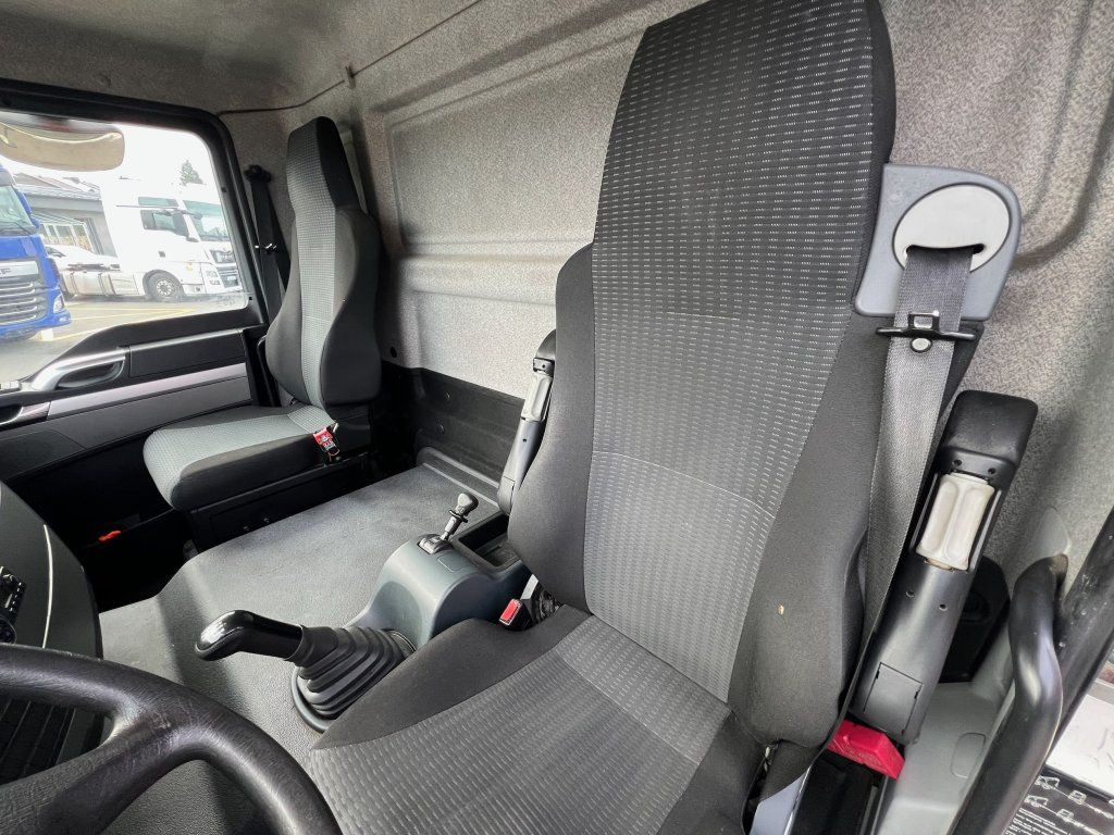 Рефрижератор камион MAN TGL12.220 EURO 6 Carrier Xarios 600: снимка 17 Рефрижератор камион MAN TGL12.220 EURO 6 Carrier Xarios 600: снимка 17