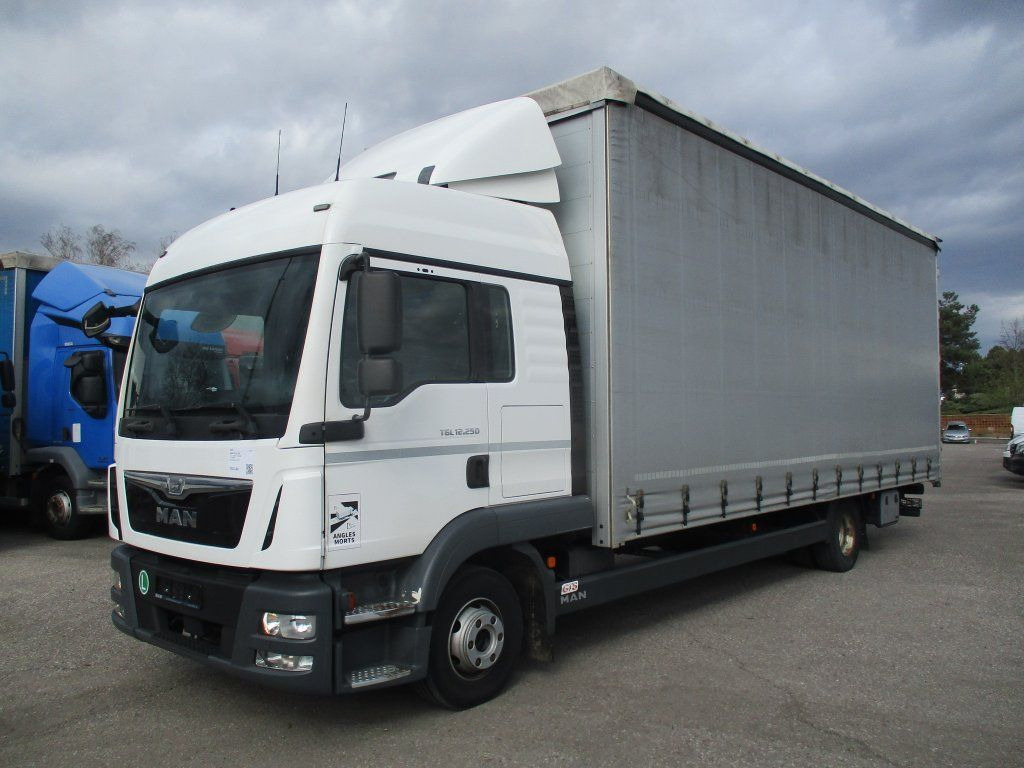 MAN TGL12.250 - Камион с брезент: снимка 1 MAN TGL12.250 - Камион с брезент: снимка 1