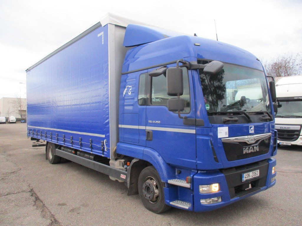 MAN TGL12.250 - Камион с брезент: снимка 2 MAN TGL12.250 - Камион с брезент: снимка 2