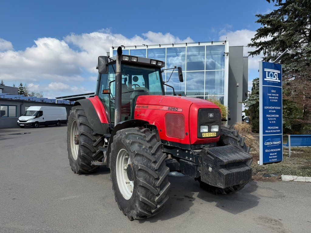 Massey Ferguson MF8260 - Трактор: снимка 2 Massey Ferguson MF8260 - Трактор: снимка 2