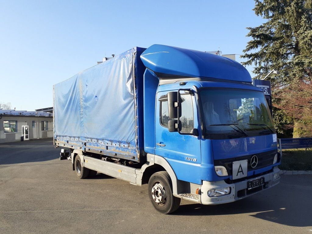 Mercedes-Benz 1018 Atego EURO 3 - Камион с брезент: снимка 2 Mercedes-Benz 1018 Atego EURO 3 - Камион с брезент: снимка 2