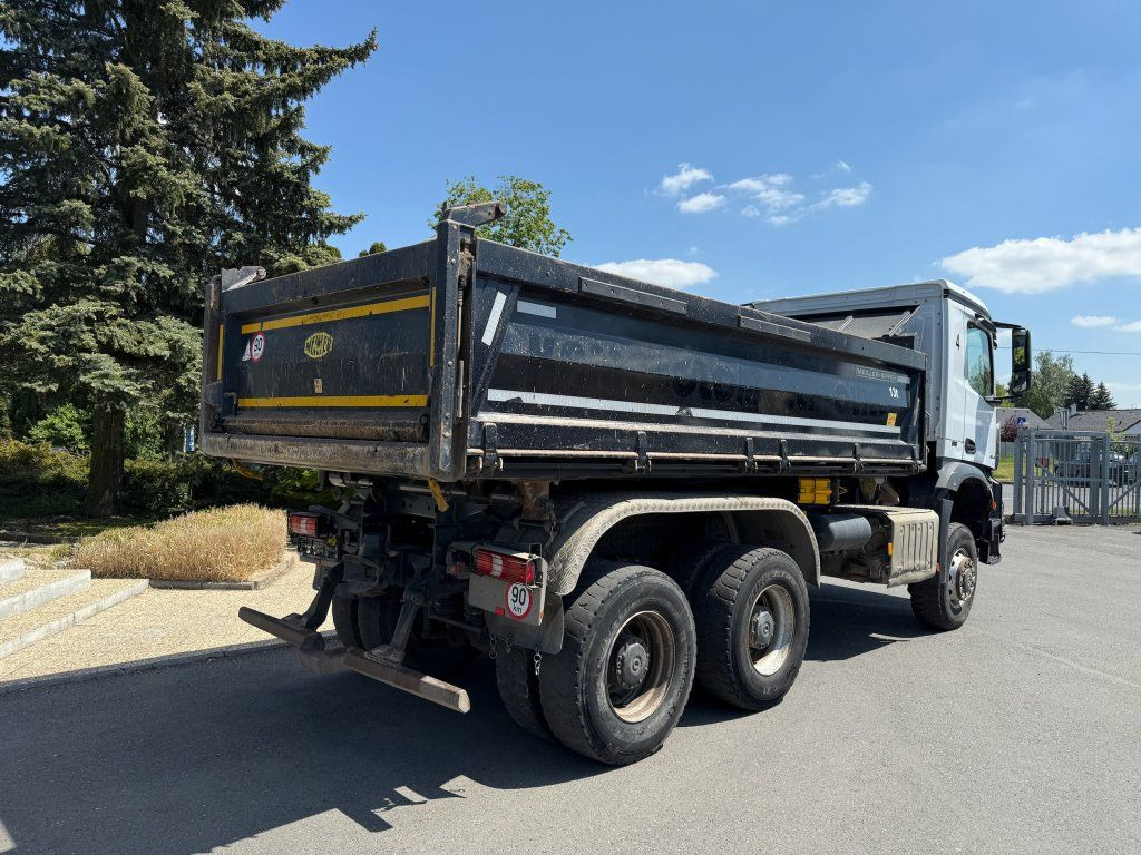 Mercedes-Benz 3343 Arocs 6x6 S3 EURO 6 - Самосвал камион: снимка 5 Mercedes-Benz 3343 Arocs 6x6 S3 EURO 6 - Самосвал камион: снимка 5