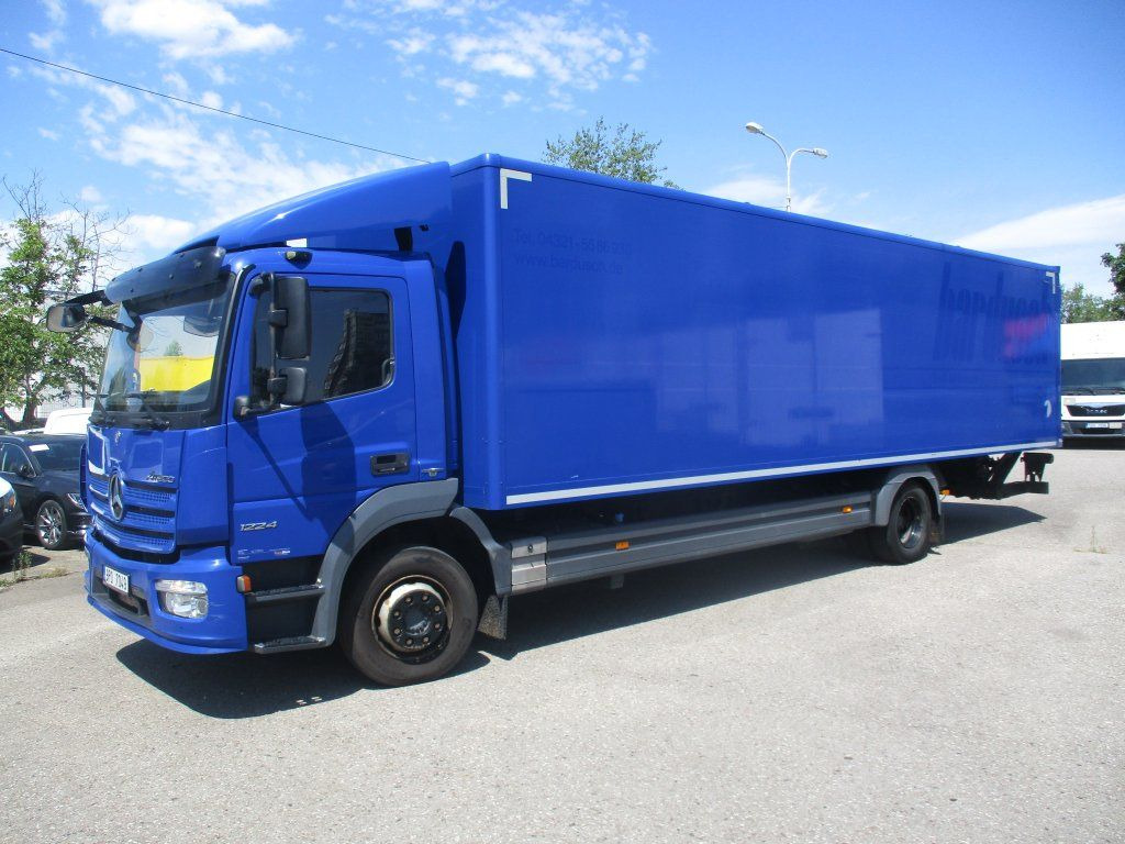 Mercedes-Benz Atego 1224 mit LBW - Рефрижератор камион: снимка 1 Mercedes-Benz Atego 1224 mit LBW - Рефрижератор камион: снимка 1