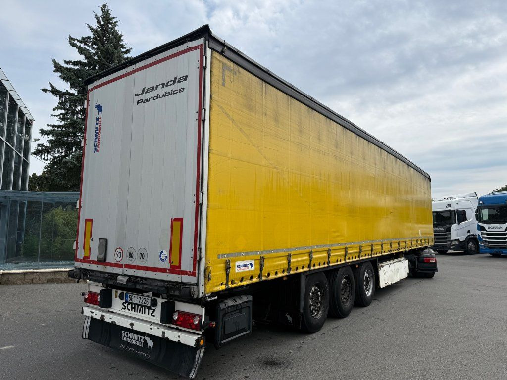 Schmitz Cargobull SCS24 - Брезентово полуремарке: снимка 3 Schmitz Cargobull SCS24 - Брезентово полуремарке: снимка 3