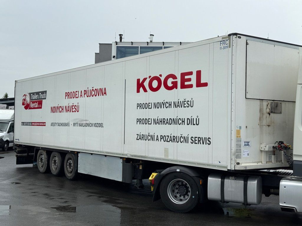 Schmitz Cargobull SKO24 - Затворена каросерия полуремарке: снимка 1 Schmitz Cargobull SKO24 - Затворена каросерия полуремарке: снимка 1