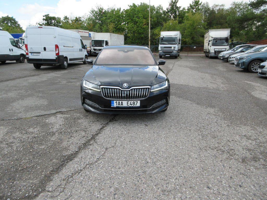 Skoda 2.0 Tdi 147kW L&K 4x4 Dsg - Седан: снимка 3 Skoda 2.0 Tdi 147kW L&K 4x4 Dsg - Седан: снимка 3