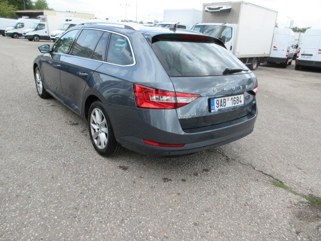 Skoda 2.0 Tdi Style - Комби: снимка 5 Skoda 2.0 Tdi Style - Комби: снимка 5