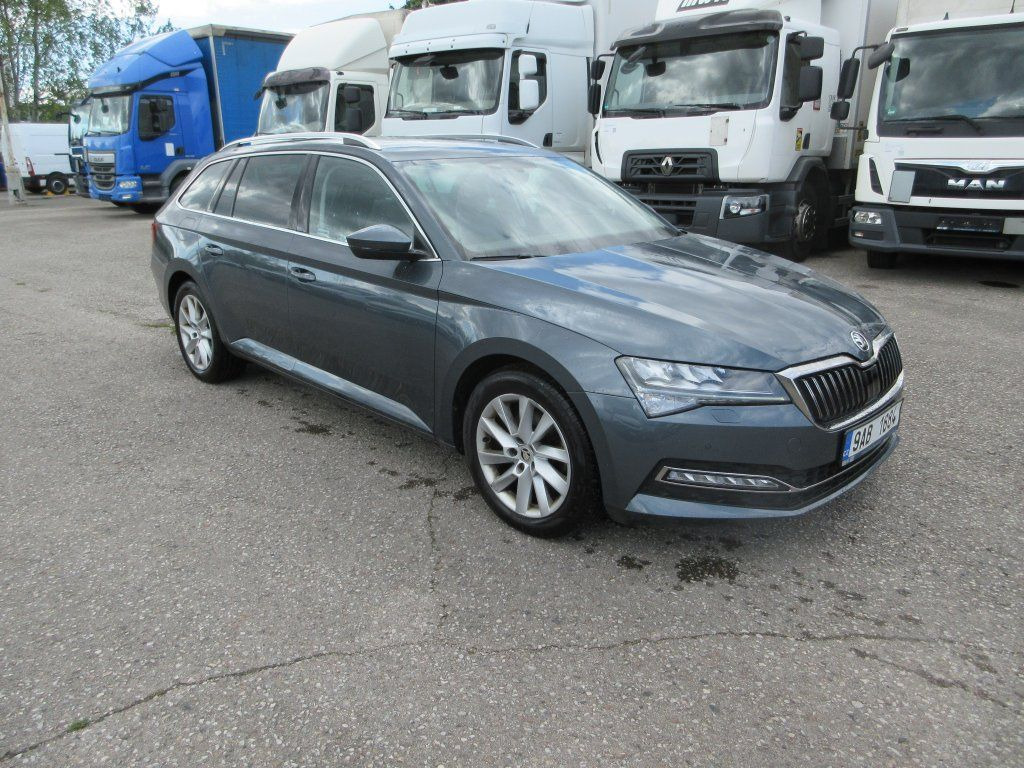 Skoda 2.0 Tdi Style - Комби: снимка 3 Skoda 2.0 Tdi Style - Комби: снимка 3