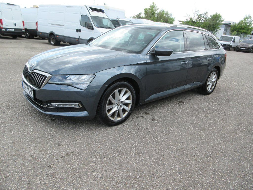 Skoda 2.0 Tdi Style - Комби: снимка 1 Skoda 2.0 Tdi Style - Комби: снимка 1