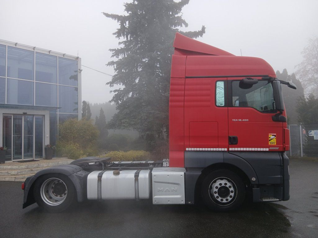 MAN TGX18.460 EURO 6 MEGA/lowdeck NEW TACHO RETARDER - Влекач: снимка 4 MAN TGX18.460 EURO 6 MEGA/lowdeck NEW TACHO RETARDER - Влекач: снимка 4
